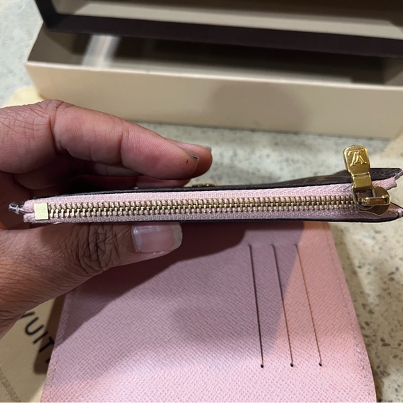 LV wallet 💯 % Authentic - Picture 10 of 11